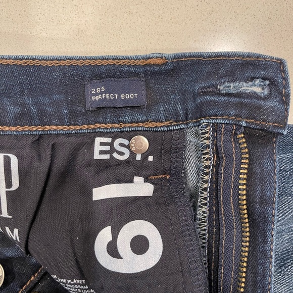 Gap Authentic 1969 Woman’s Flare Jean - Picture 5 of 7